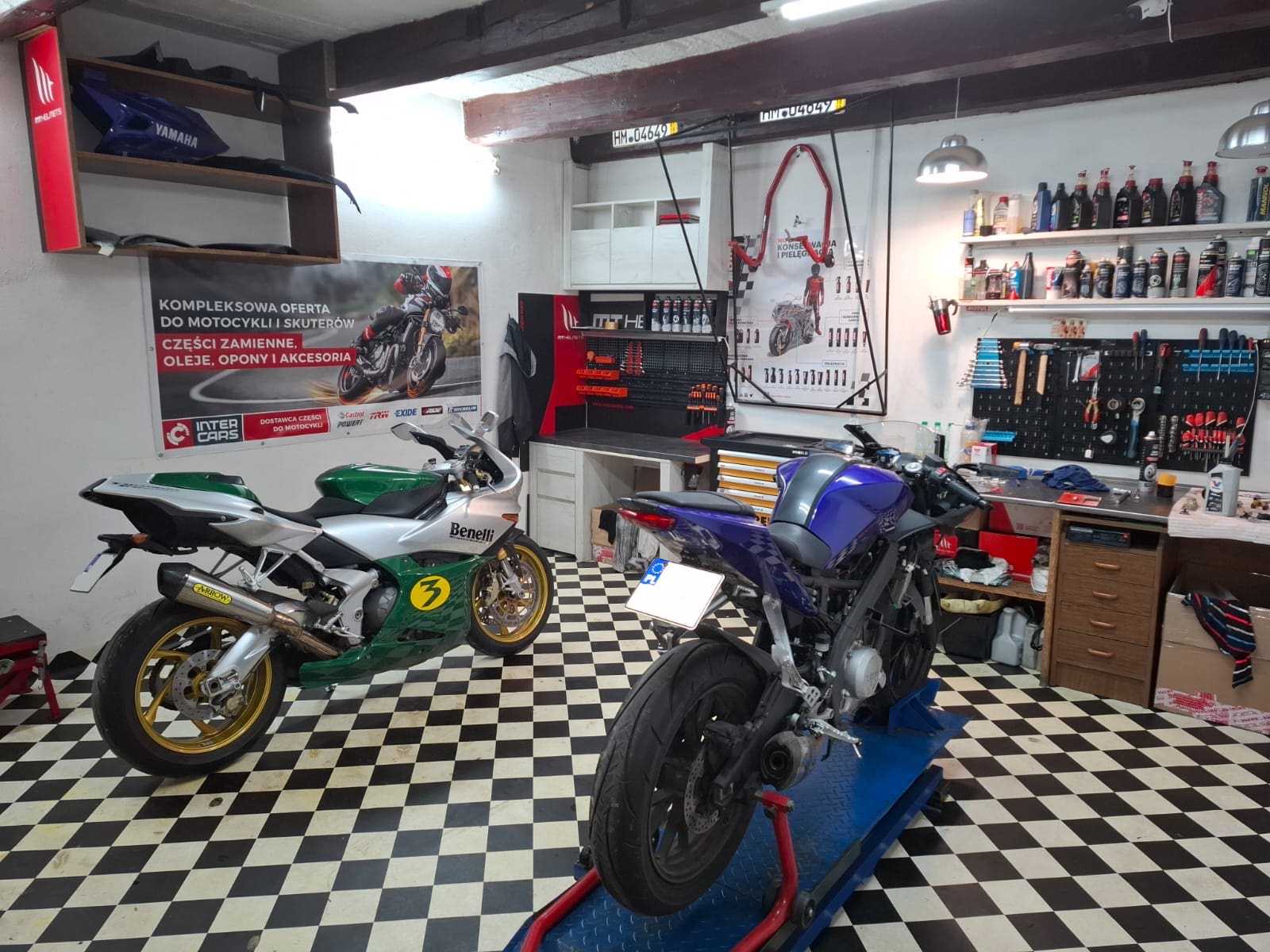 Serwis motocyklowy - dwa motocykle